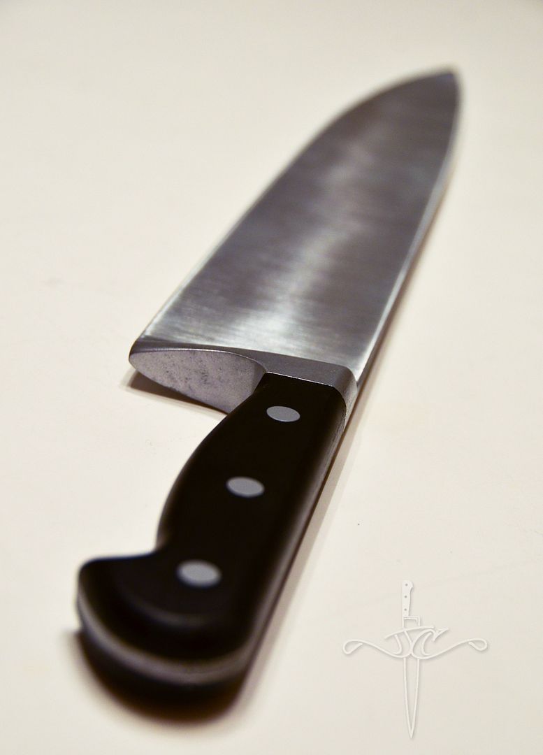 Knife replicas . . . . . . . . . . .